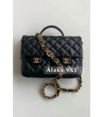 Chanel Retro Versatile and Timeless24A New Series Double Pocket Postman Bag  The unpopular series features a chain with a strong sense of design   Sheepskin - Image 11