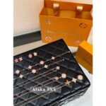 LOUIS VUITTON is extremely difficult to buy  High version diamond shaped circular clover four flower five flower bracelet/earring/white mother of pearl necklace 18K color four flower bracelet white/ Jewelry /four flower bracelet pink - Image 8