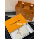 LOUIS VUITTON is extremely difficult to buy  High version diamond shaped circular clover four flower five flower bracelet/earring/white mother of pearl necklace 18K color four flower bracelet white/ Jewelry /four flower bracelet pink - Image 9