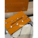 LOUIS VUITTON is extremely difficult to buy  High version diamond shaped circular clover four flower five flower bracelet/earring/white mother of pearl necklace 18K color four flower bracelet white/ Jewelry /four flower bracelet pink - Image 14