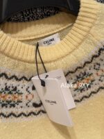 celine  24ss Autumn/Winter New Collection  Wool Jacquard "Rural Style" Chicken Yellow Color Set Triumph Sweater for Women. It's a musthave to show off your white complexion and temperament 𝑺𝑰𝒁𝑬𝑺 𝑴 𝑳𝑺 Size bust 90, sleeve length 68, length 54 𝑴, size bust 94, sleeve length 69, length 55 𝑳, size bust 98, sleeve length 70, length 56 - Image 5