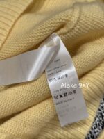 celine  24ss Autumn/Winter New Collection  Wool Jacquard "Rural Style" Chicken Yellow Color Set Triumph Sweater for Women. It's a musthave to show off your white complexion and temperament 𝑺𝑰𝒁𝑬𝑺 𝑴 𝑳𝑺 Size bust 90, sleeve length 68, length 54 𝑴, size bust 94, sleeve length 69, length 55 𝑳, size bust 98, sleeve length 70, length 56 - Image 6