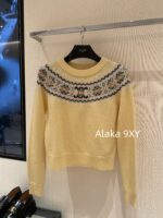 celine  24ss Autumn/Winter New Collection  Wool Jacquard "Rural Style" Chicken Yellow Color Set Triumph Sweater for Women. It's a musthave to show off your white complexion and temperament 𝑺𝑰𝒁𝑬𝑺 𝑴 𝑳𝑺 Size bust 90, sleeve length 68, length 54 𝑴, size bust 94, sleeve length 69, length 55 𝑳, size bust 98, sleeve length 70, length 56 - Image 13