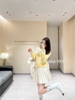 celine  24ss Autumn/Winter New Collection  Wool Jacquard "Rural Style" Chicken Yellow Color Set Triumph Sweater for Women. It's a musthave to show off your white complexion and temperament 𝑺𝑰𝒁𝑬𝑺 𝑴 𝑳𝑺 Size bust 90, sleeve length 68, length 54 𝑴, size bust 94, sleeve length 69, length 55 𝑳, size bust 98, sleeve length 70, length 56 - Image 15