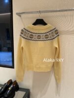 celine  24ss Autumn/Winter New Collection  Wool Jacquard "Rural Style" Chicken Yellow Color Set Triumph Sweater for Women. It's a musthave to show off your white complexion and temperament 𝑺𝑰𝒁𝑬𝑺 𝑴 𝑳𝑺 Size bust 90, sleeve length 68, length 54 𝑴, size bust 94, sleeve length 69, length 55 𝑳, size bust 98, sleeve length 70, length 56 - Image 19