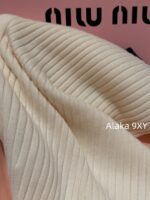 MIUMIU   American Retro Campus Dressing24 Autumn/Winter New High Quality Cashmere Fabric Embroidered Letter Logo Short Sleeve Tshirt/Vneck Knitted Tank Top Short Sleeve - Image 9