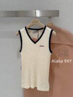 MIUMIU   American Retro Campus Dressing24 Autumn/Winter New High Quality Cashmere Fabric Embroidered Letter Logo Short Sleeve Tshirt/Vneck Knitted Tank Top Short Sleeve - Image 24