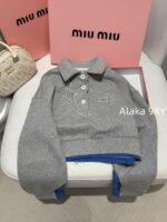 MIU MIU 24 Autumn/Winter New Collection Letter Logo Patch Embroidered Logo Contrast Splicing Short Hoodie Sweatshirt/Skirt/Casual Sweatpants Sweatshirt - Image 3