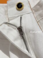 LOUIS VUITTON  Classic is timeless. 24 Autumn/Winter New Collection "Long Leg MM" White Collar Pocket Jeans   Straight leg wide leg pants  pear shaped figure can also be worn - Image 6