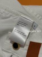 LOUIS VUITTON  Classic is timeless. 24 Autumn/Winter New Collection "Long Leg MM" White Collar Pocket Jeans   Straight leg wide leg pants  pear shaped figure can also be worn - Image 7