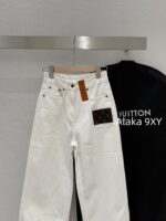 LOUIS VUITTON  Classic is timeless. 24 Autumn/Winter New Collection "Long Leg MM" White Collar Pocket Jeans   Straight leg wide leg pants  pear shaped figure can also be worn - Image 8