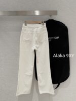 LOUIS VUITTON  Classic is timeless. 24 Autumn/Winter New Collection "Long Leg MM" White Collar Pocket Jeans   Straight leg wide leg pants  pear shaped figure can also be worn - Image 10