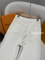 LOUIS VUITTON  Classic is timeless. 24 Autumn/Winter New Collection "Long Leg MM" White Collar Pocket Jeans   Straight leg wide leg pants  pear shaped figure can also be worn - Image 13