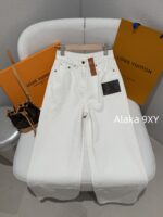 LOUIS VUITTON  Classic is timeless. 24 Autumn/Winter New Collection "Long Leg MM" White Collar Pocket Jeans   Straight leg wide leg pants  pear shaped figure can also be worn - Image 14