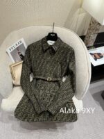 Fendi "FF" Jacquard Letter Logo 2024 Autumn New Vintage Heavy Industry British Style Heavy Industry Belt Flip Collar Western Style Dress - Image 4