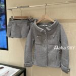 MIUMIU "British Rich Girl Dress Up" Heavy duty Wool Soft Cocoon Woolen Short Tall Tall Short Flower Bud Thick Coat Warm Jacket Women/Half body Flower Bud Skirt Skirt