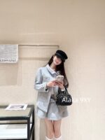 MIUMIU "British Rich Girl Dress Up" Heavy duty Wool Soft Cocoon Woolen Short Tall Tall Short Flower Bud Thick Coat Warm Jacket Women/Half body Flower Bud Skirt Skirt - Image 12