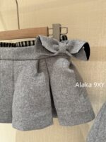 MIUMIU "British Rich Girl Dress Up" Heavy duty Wool Soft Cocoon Woolen Short Tall Tall Short Flower Bud Thick Coat Warm Jacket Women/Half body Flower Bud Skirt Skirt - Image 26