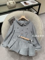 MIUMIU "British Rich Girl Dress Up" Heavy duty Wool Soft Cocoon Woolen Short Tall Tall Short Flower Bud Thick Coat Warm Jacket Women/Half body Flower Bud Skirt Skirt - Image 30