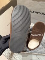 Balenciaga Super ComfortableRetained  24 Autumn/Winter New Collection BB Printed Letter Logo Imported Australian Wool Slippers. - Image 3