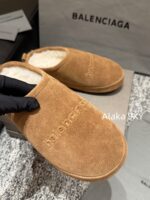 Balenciaga Super ComfortableRetained  24 Autumn/Winter New Collection BB Printed Letter Logo Imported Australian Wool Slippers. - Image 10