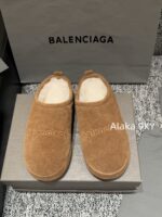 Balenciaga Super ComfortableRetained  24 Autumn/Winter New Collection BB Printed Letter Logo Imported Australian Wool Slippers. - Image 14