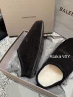 Balenciaga Super ComfortableRetained  24 Autumn/Winter New Collection BB Printed Letter Logo Imported Australian Wool Slippers. - Image 27