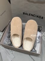 Balenciaga Super ComfortableRetained  24 Autumn/Winter New Collection BB Printed Letter Logo Imported Australian Wool Slippers. - Image 37