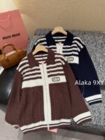 MIUMIU American College Style   2024 Autumn/Winter New Collection  Collar Color blocked Hook woven Letter Logo Zipper style Wool Cardigan Coat for Women. 100 wool fabric - Image 3