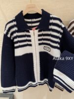 MIUMIU American College Style   2024 Autumn/Winter New Collection  Collar Color blocked Hook woven Letter Logo Zipper style Wool Cardigan Coat for Women. 100 wool fabric - Image 14