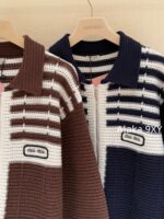 MIUMIU American College Style   2024 Autumn/Winter New Collection  Collar Color blocked Hook woven Letter Logo Zipper style Wool Cardigan Coat for Women. 100 wool fabric - Image 16
