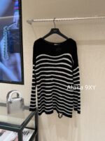 BALMAIN "Pure Desire Goddess Atmosphere" B  24 Autumn/Winter New Collection Round Neck Black and White Striped Diagonal Shoulder Metal Buckle Medium Long Striped Woolen Dress for Women