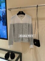 Chanel  2024a Early Autumn New Collection  Champagne Gold Gold Thread with Gemstone Button Logo Round Neck Knitted Cardigan Sweater for Women. Available in gold and silver colors - Image 19