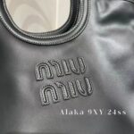 miumiu  ivy Series limited edition tote bag shopping bagRetro Maillard color scheme. A large calf leather fabric with an overwhelming sense of relaxation - Image 15