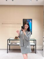 LOUIS VUITTON Premium Grey Series  2024 Autumn/Winter New Collection Classic Clover Logo Heavy Industry Knitted Jacket Coat/Skirt for Women