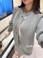 LOUIS VUITTON Premium Grey Series  2024 Autumn/Winter New Collection Classic Clover Logo Heavy Industry Knitted Jacket Coat/Skirt for Women - Image 4
