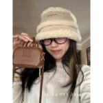 miumiu  Mini is too cute, isn't it? The 24ss summer new ultra small mini briefcase is here. Can be carried diagonally or by hand, made of original leather
