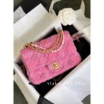Chanel   24ss Limited Edition Pearl Chain  Bold plaid metal CF is hereVarious carrying methods for both handheld and crossbody - Image 3