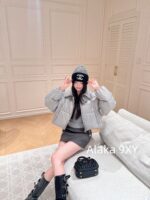 Miumiu's self retained funds. 24 Autumn/Winter New Collection  Classic printed letter logo, lapel, letter zipper design, small short bread and down jacket. National standard 90 white duck down - Image 6