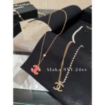 Chanel  24ss fashion show Jennie's same heart trick accessory pearl necklace/sweater chain/waist chain/full of luxuryminimalist diamond grid patterned metal ingots/minimalist ingots - Image 9