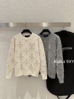 LOUIS VUITTON   24ss autumn and winter new collection embossed printed logo classic clover "lucky" pullover wool sweater for women. Available in two colors