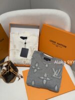 LOUIS VUITTON   24ss autumn and winter new collection embossed printed logo classic clover "lucky" pullover wool sweater for women. Available in two colors - Image 6
