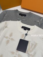 LOUIS VUITTON   24ss autumn and winter new collection embossed printed logo classic clover "lucky" pullover wool sweater for women. Available in two colors - Image 9
