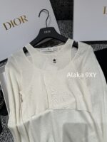 DIOR retained funds   Pure Desire Immortal Qi Fake Two Bottom Shirts "24D  Autumn and winter new collection 100 wool knitted sweater for women. Available in three colors - Image 8