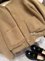 CELINE   2024 autumn and winter new milk coffee color gold button letter logo lamb fur/cashmere lapel warm jacketCustomized gold mold button lining exquisite matching - Image 4
