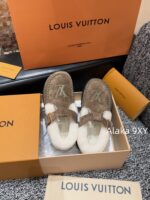 LOUIS VUITTON  2024 Winter New Collection Super ComfortableImported Lamb Wool Material with Letter Logo, Mary Jane Tshaped Fury Shoes/Boken Shoes - Image 6