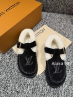 LOUIS VUITTON  2024 Winter New Collection Super ComfortableImported Lamb Wool Material with Letter Logo, Mary Jane Tshaped Fury Shoes/Boken Shoes - Image 19