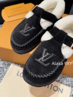 LOUIS VUITTON  2024 Winter New Collection Super ComfortableImported Lamb Wool Material with Letter Logo, Mary Jane Tshaped Fury Shoes/Boken Shoes - Image 23