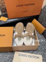 LOUIS VUITTON  2024 Winter New Collection Super ComfortableImported Lamb Wool Material with Letter Logo, Mary Jane Tshaped Fury Shoes/Boken Shoes - Image 35