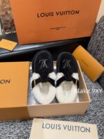 LOUIS VUITTON  2024 Winter New Collection Super ComfortableImported Lamb Wool Material with Letter Logo, Mary Jane Tshaped Fury Shoes/Boken Shoes - Image 40
